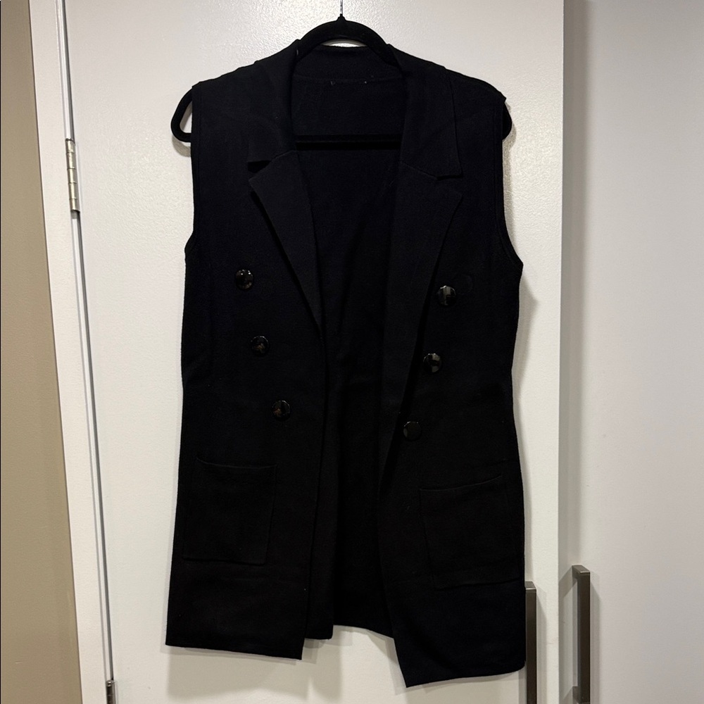 Black Sleeveless Women's Coat